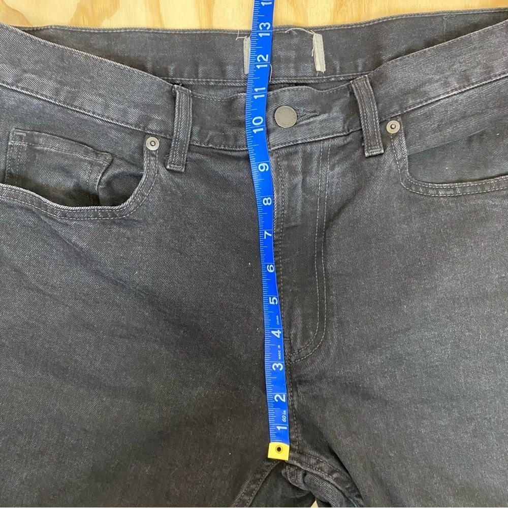 Everlane Men's Authentic Straight Jean in Washed Black Denim - Picture 6 of 13